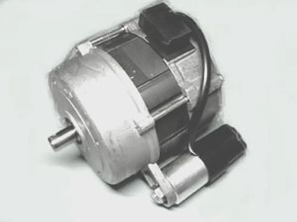 Motor von Remeha mit sichtbarem Gehäuse und Anschlüssen, geeignet für technische Anwendungen.